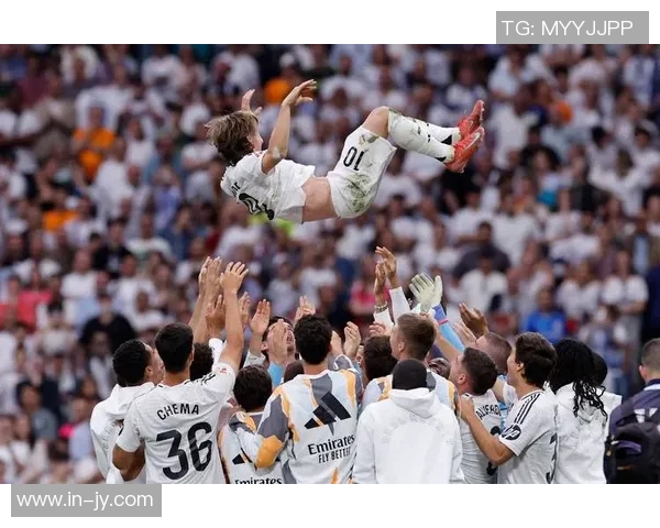 西媒报道莫德里奇希望在皇马退役并主动提出多种降薪方案