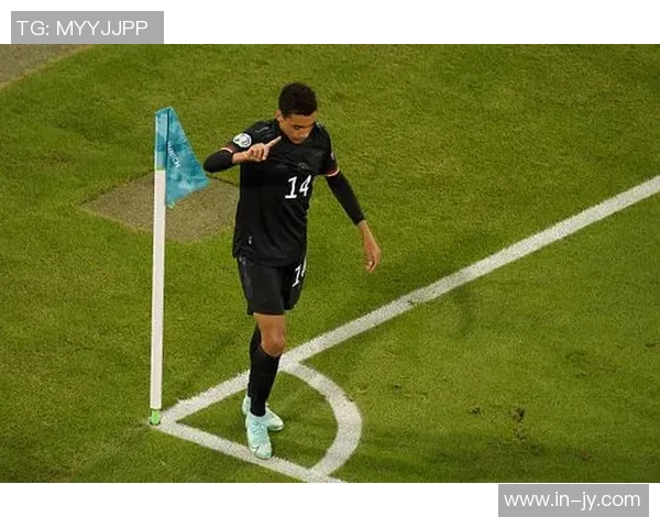 穆西亚拉即将回归拜仁合练今日进行单独训练状态良好