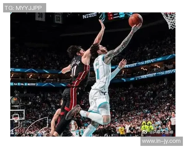 拉梅洛鲍尔半场表现平平10投5中贡献11分6助攻三分球命中率不佳